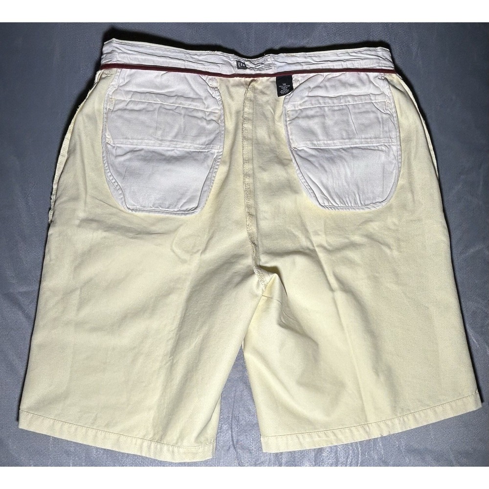 GAP Clean Cut Yellow Shorts Vintage Size 36 - Picture 9 of 11